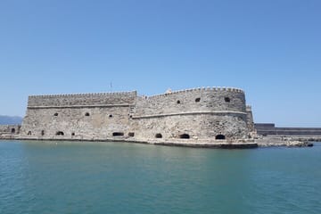 Heraklion half-day tour: Knossos Palace, Museum, and Wine Tasting