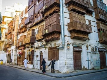 3-Day Tour: Edge of the World, City tour and Red Sand from Riyadh