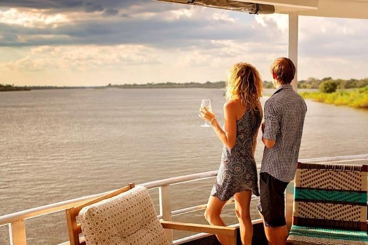 15 minutes scenic helicopter flight above Victoria Falls-Zimbabwe