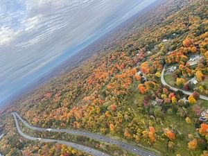 Private Hudson Valley Fall Foliage Helicopter Charter from Manhattan for up to 5 People