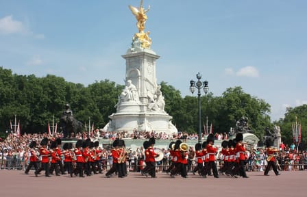 Royal Palaces Tour in London with Expert Guide