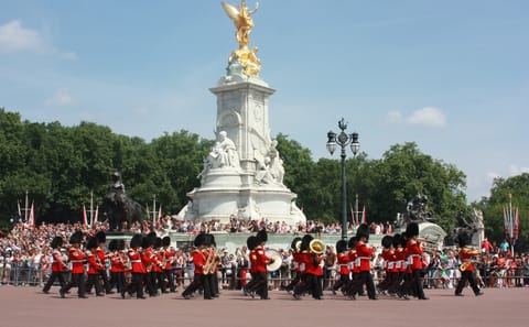Royal Palaces Tour in London with Expert Guide