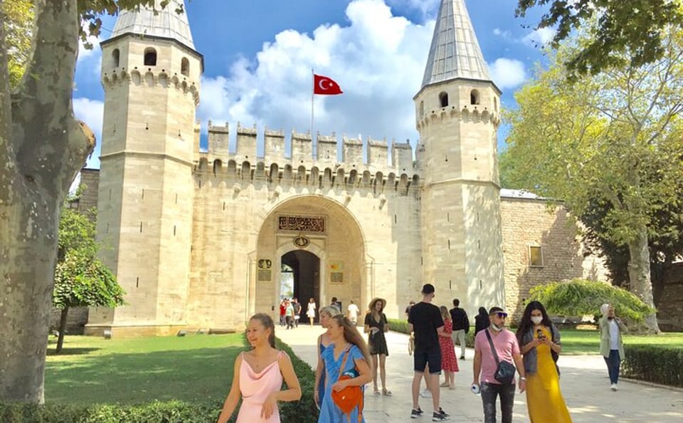Guided Tour of Topkapi Palace Harem and Blue Mosque in Istanbul