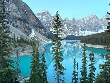 Moraine Lake and Johnston Canyon Tour from Canmore to Banff