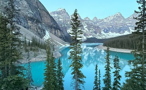 Moraine Lake and Johnston Canyon Tour from Canmore to Banff