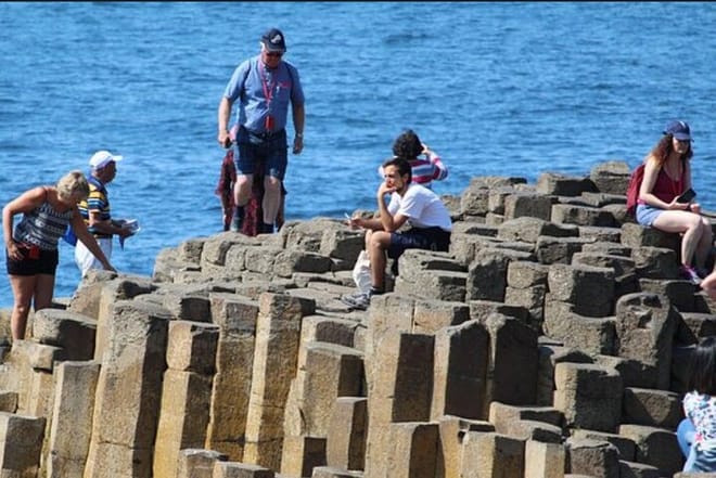 Giants Causeway private chauffeur day tour from Dublin 6 pax