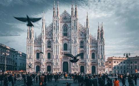 Professional Photoshoot Tour at Milan's Iconic Duomo