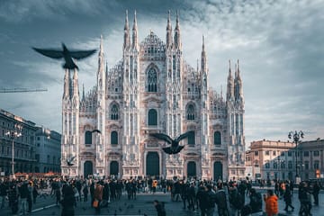 Professional Photoshoot Tour at Milan's Iconic Duomo