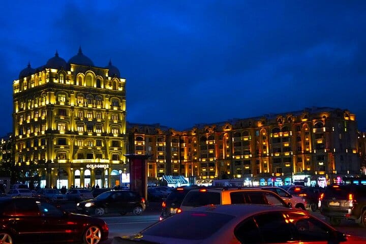 Photo tour- Photograph tour-baku city tour-Azerbaijani culture-Local food markets-Evening city lights-Baku nightlife- Traditional costumes