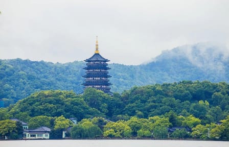 Cultural Heritage Tour of Hangzhou's West Lake and Su Dongpo Memorial