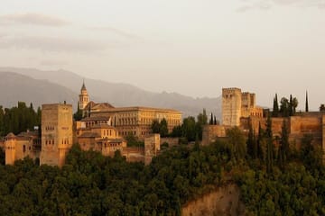 Private Guided Tour of Historic Landmarks in Granada