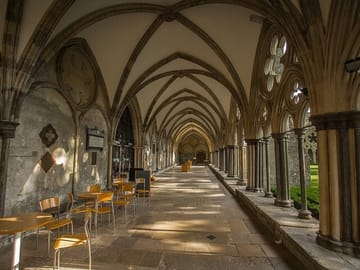 Private 2-Hour Walking Tour of Salisbury's Hidden Gems
