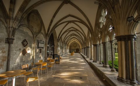 Private 2-Hour Walking Tour of Salisbury's Hidden Gems