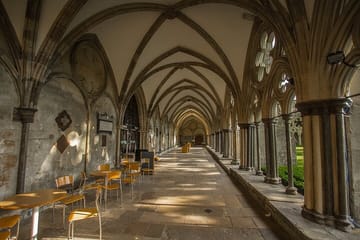 Private 2-Hour Walking Tour of Salisbury's Hidden Gems