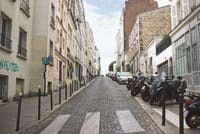 4 hours Paris private Montmartre Walking Tour and Seine River Cruise  8