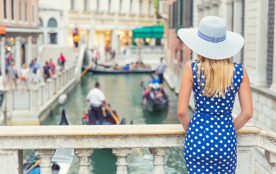 Professional Photo Shoot Tour in Venice for Lasting Memories