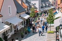 Private Tour in Le Marais district and Vallée Village 2
