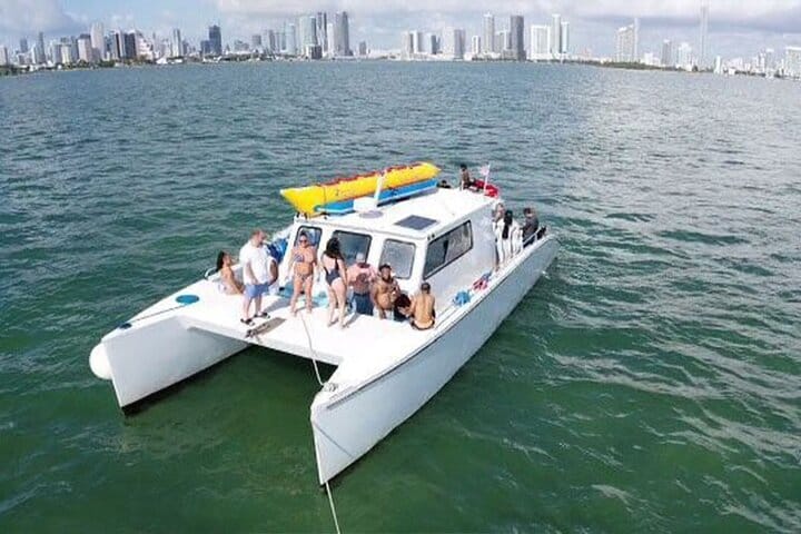 Miami Ultimate Water Experience: Jet Skis, Tubing, Open Bar & Celebrity Mansions Cruise by Big Dave 6
