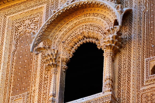 Window of Nathmal-Ji-Ki-Haveli