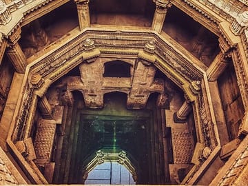Private Tour of Adalaj and Rani ki Vav Stepwells in Gujarat