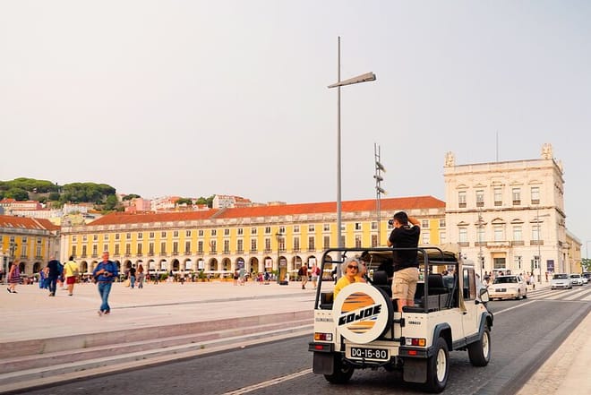 LISBON DAILY TOUR in a Vintage Jeep with FOOD & DRINK Tastings