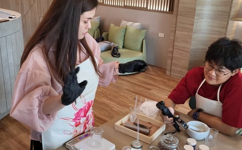 Thai Herbal Inhaler and Diffuser Workshop in Bangkok
