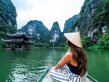 Ninh Binh Day Tour: Explore Dia Tang Phi Lai and Trang An