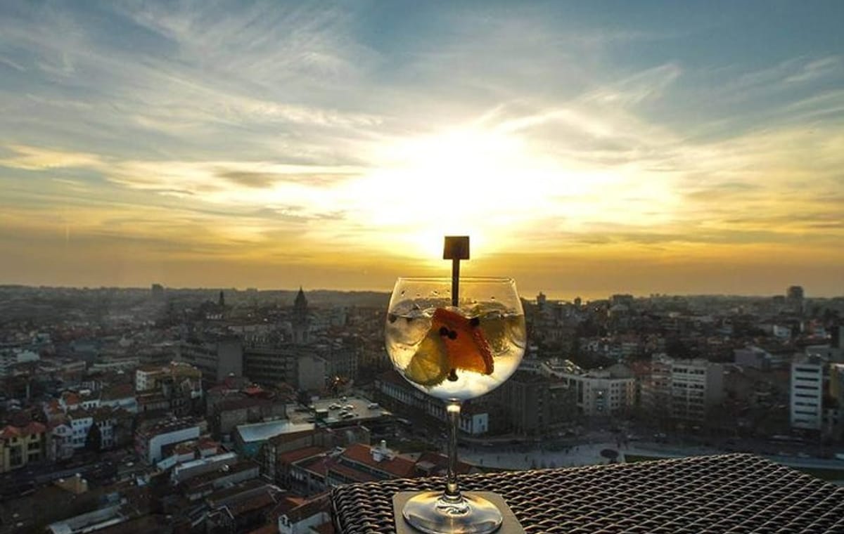 WALKING SUNSET TOUR Port Wine Rooftop