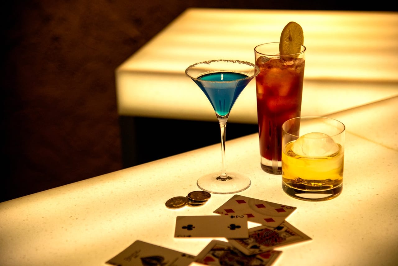 Close-Up Magic Show & Signature Cocktails in Tokyo 5