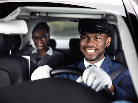 Reykjavik Iceland: Private Transfer to/from Keflavik Airport KEF