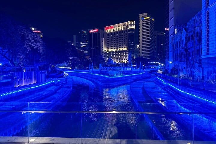 Private Kuala Lumpur Discovery Tour with KL Tower Skydeck & Skybox Visit