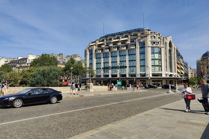 4 hours Paris Private Trip with one Indian Meal - Hotel pickup  2
