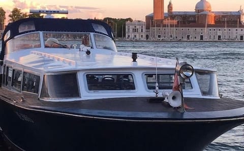 Afternoon Boat Tour of Murano, Burano, and Torcello Islands