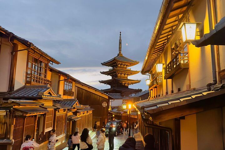 Ultimate Kyoto Walking Tour: Gion, Kiyomizudera & Highlights