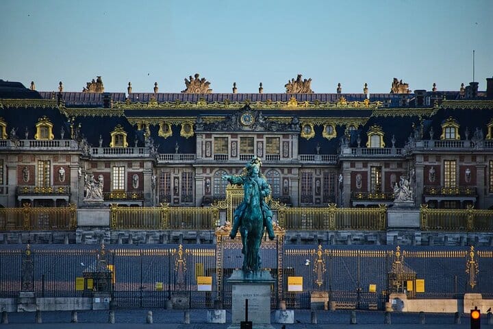 Private Vintage Car Tour with Versailles & CDG Airport Transfers 8
