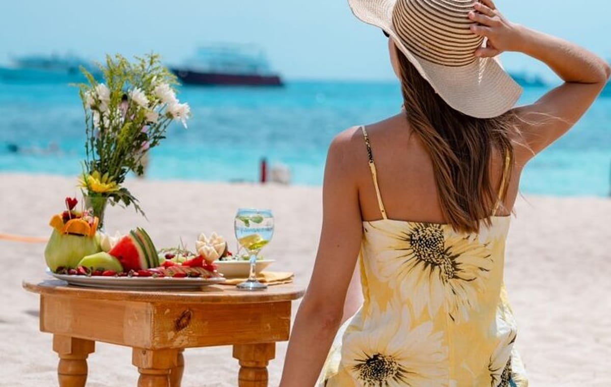 Paradise Hula Hula Island Adventure with Lunch From Hurghada