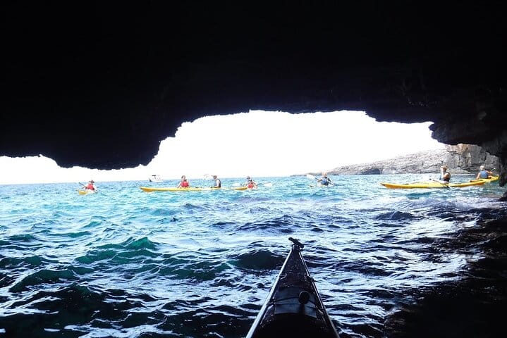 Escursione in kayak a Leuca con sosta, bagno e trekking speleologico in grotta