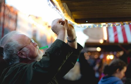 Dublin Christmas Walking Tour: Explore Holiday Charm and History