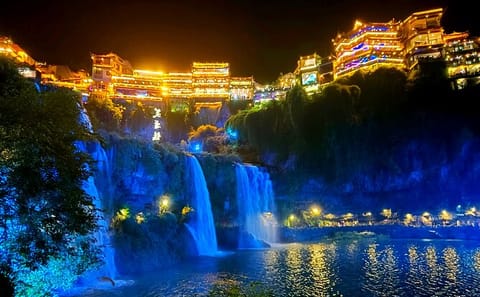 Tianmen Mountain Day Tour and Night Lights in Furong Ancient Town