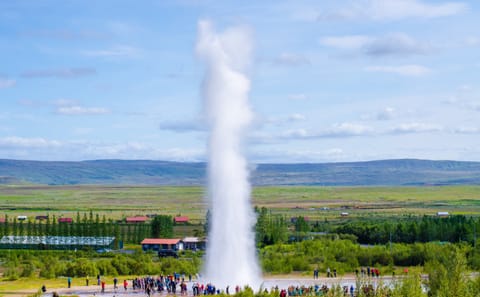 Self-Drive Tour of Geysers and Waterfalls in Iceland