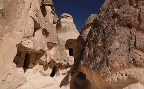 Cappadocia Red Tour: Explore Avanos and Göreme with Lunch