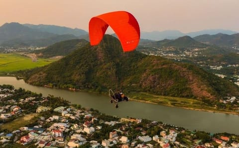 Paramotor Flying Experience Over Nha Trang's Scenic Landscapes