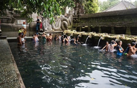 Tirta Empul Water Purification Tour in Ubud, Indonesia