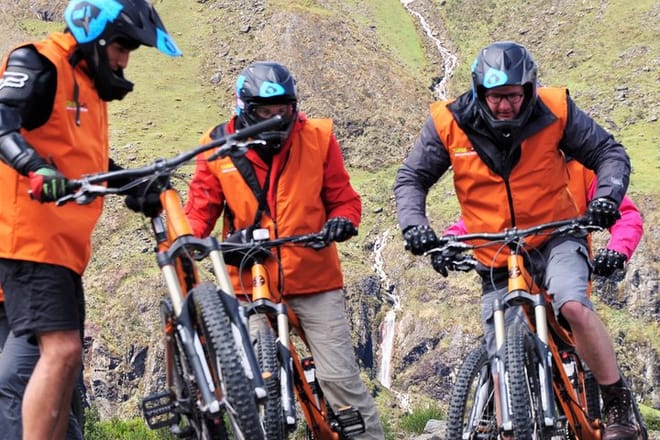 Biking Lares
