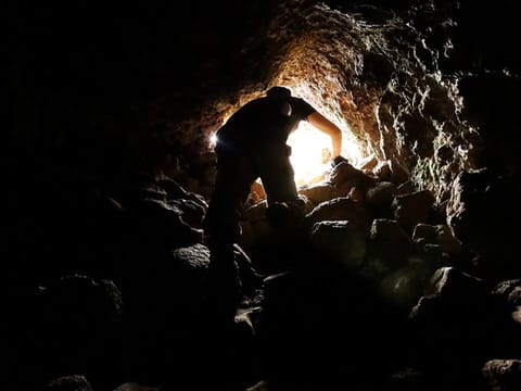 Rapa Nui underground: Half Day Private Trekking