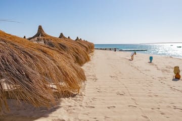 Snorkeling Tour at Hula Hula Island in Hurghada with Lunch
