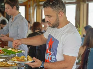 Halong DELUXE Cruise Full Day Tour: Buffet Lunch,Cave and Island