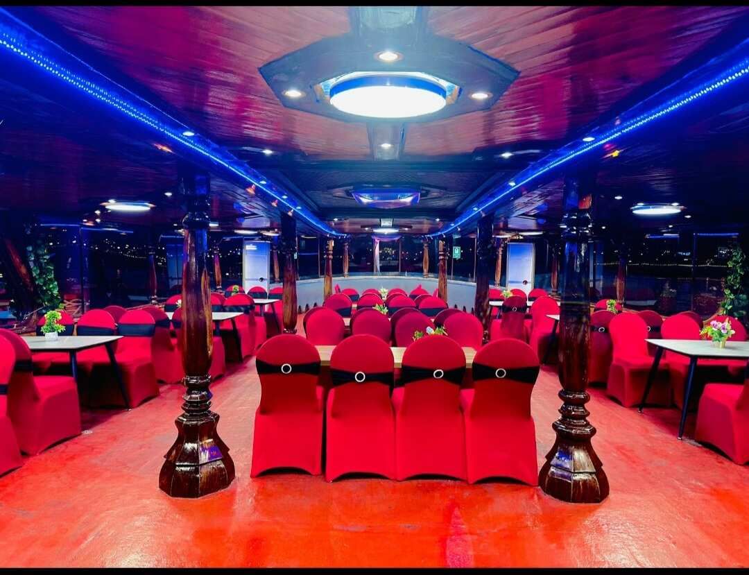 Dubai water canal cruise with dinner