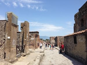 Pompeii daily tour