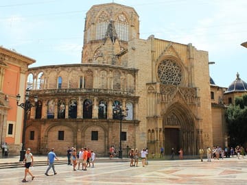 Valencia Essentials – Culture, Cuisine & Timeless Architecture